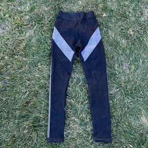 Fabletics Compression Athletic Workout Seamless High Waist Gym Leggings Pockets